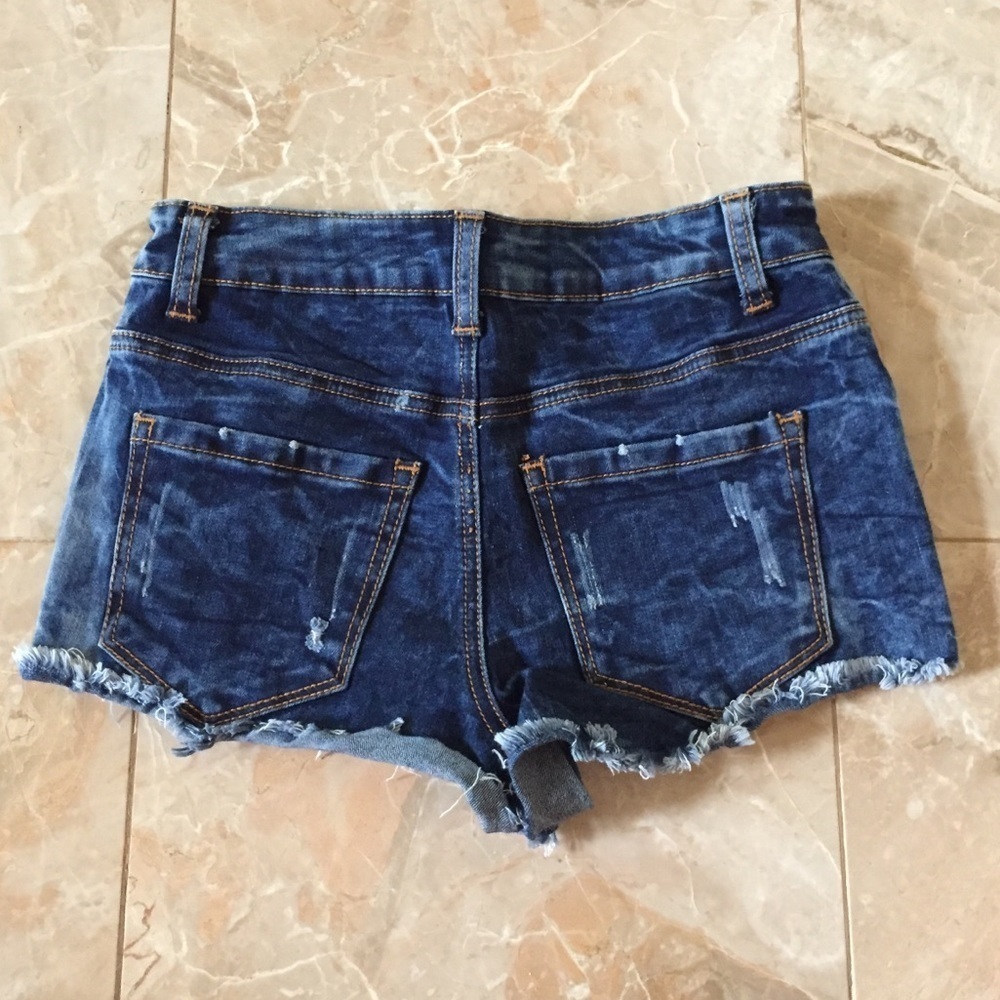 Forever 21 Ripped Denim Shorts size 24 - Picture 2 of 4
